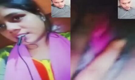 Desi Sexy Girl Video Call Sex Chat Showing Pussy