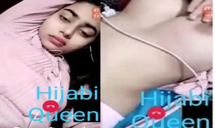 Hijabi Pakistani Sexy Girl Nude Boobs Hot Show For Lover