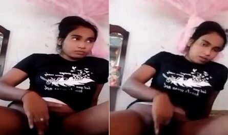 Indian Horny Girl Fingering Tight Pussy Viral Clip