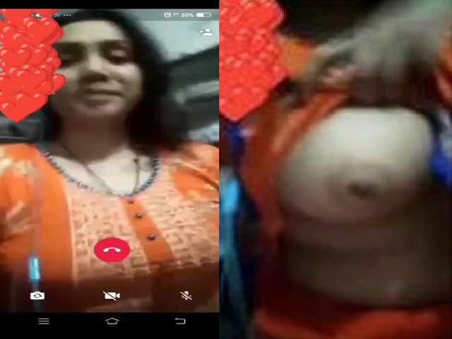 Paki Busty Girl Big Boobs Show On Whatsapp Video Call