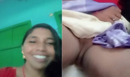 Shy Hot Village Bhabhi Showing Bald Pussy Viral XXX Clip