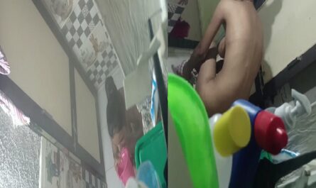 19Yo Teen Girl Nude Bath Cam Viral XXX Clip