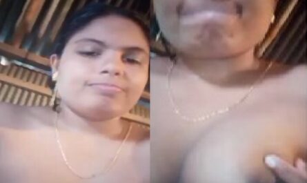Bangla Naked Chubby Bhabhi Fingering Horny Pussy In Nude