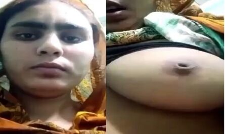 Bangla Naked Unmarried Sexy Girl Topless Selfie Porn