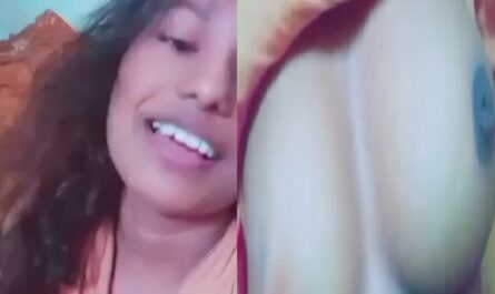 Bangladeshi Pompom Sexy Girl Topless Boobs Show