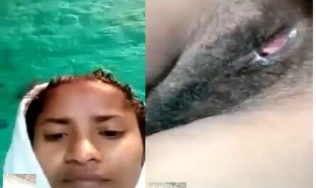 Haridwar Bhabhi Horny Pussy Showing Video Call Sex