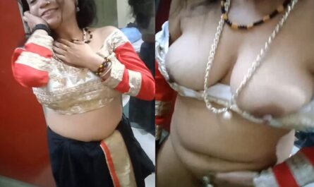 Horny Mature Sexy Bhabhi Viral Desi Fingering In Nude XXX Video