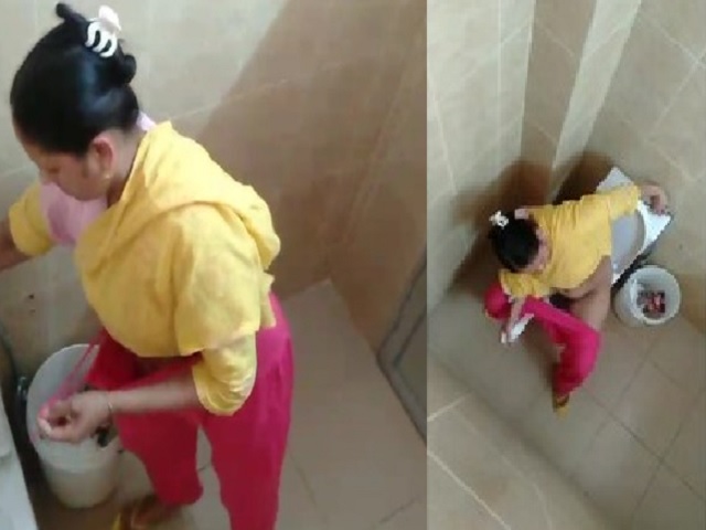 Indian Aunty Pissing In Viral Cam Sex Video