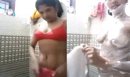 Indian Nude Hot Girl Bathing Selfie Viral XXX Video