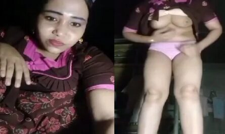 Indian Nude Sexy Girl Pissing In Bathroom Viral Mms Porn