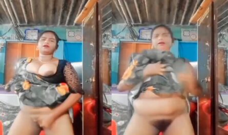 Kannadiga Horny Naughty Wife Boobs Show And Viral Nude Fingering