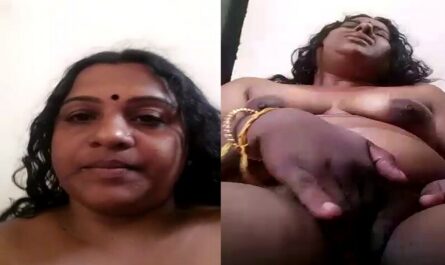 Malayali Chubby Aunty Desi Fingering Pussy Viral Clip