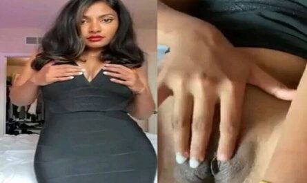 Sexy Nri Secretary Desi Fingering Viral XXX Video For Boss