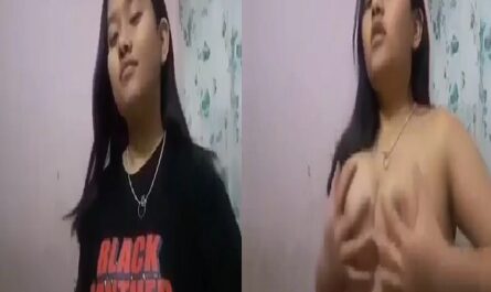 Nepali Sexy Girl Boob Press Viral XXX Clip