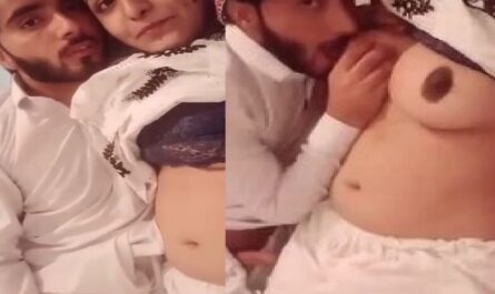 Paki Wife Boobs XXX Show And Pervert Hubby Sucking Viral Mms