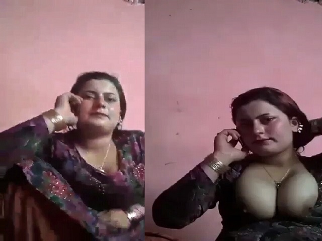 Pakistani Busty Bhabhi Sex On Call Showing Big Boobs