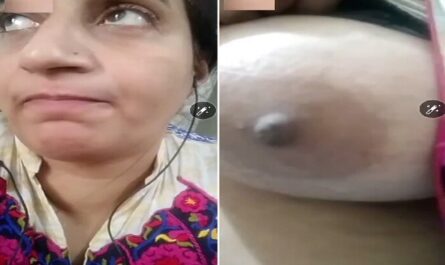 Pakistani Mature Naughty Bhabhi Viral Video Call Sex Chat