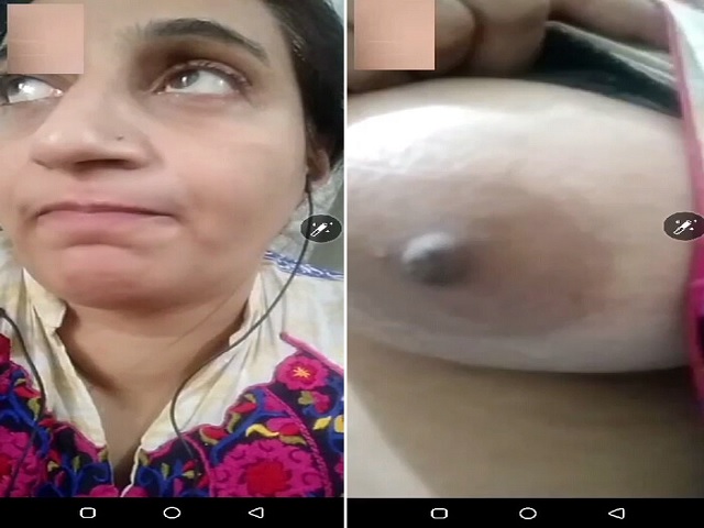 Pakistani Mature Naughty Bhabhi Viral Video Call Sex Chat