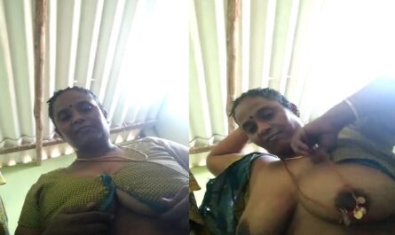Tamil Busty Aunty Sex Tease Big Boobs Viral Show