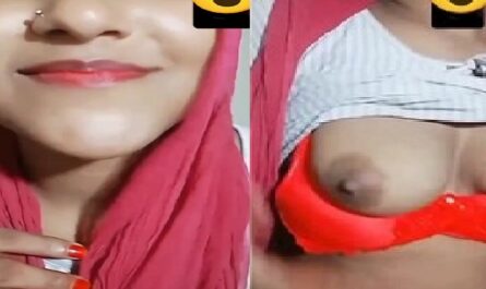 Beautiful Naughty Girl Boobs Exposed On Video Call Sex