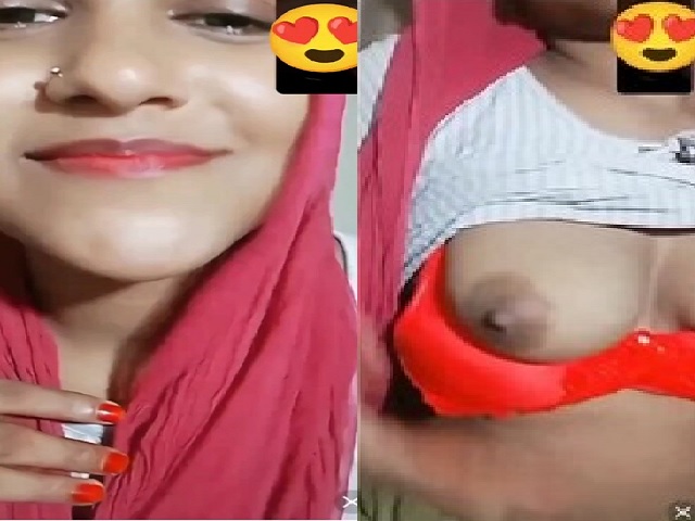 Beautiful Naughty Girl Boobs Exposed On Video Call Sex