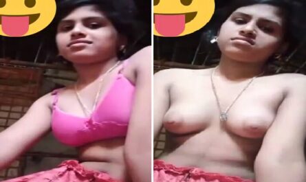 Beautiful Sexy Figure Girl Topless Video Call Marathi Sex.Com