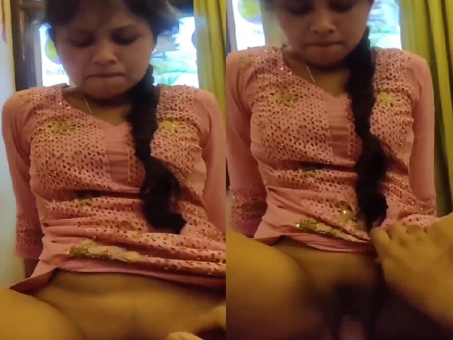 College Sex Girlfriend Showing Bald Tight Pussy Fucking Hard