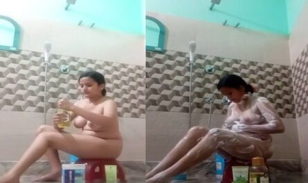 Cute Sexy Girl Recording Nude Bath Viral XXX Show