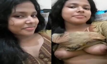 Cute Horny Girlfriend Boob Play In Viral Bengali Sex Video