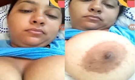 Horny Busty Hot Bhabhi On Video Call Exposing Big Boobs