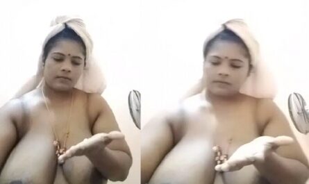 Milky Big Boobs Busty Aunty After Bath Viral XXX Show