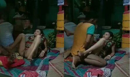 Shop Owner Fucking Slutty Bhabhi Viral Sex Videos