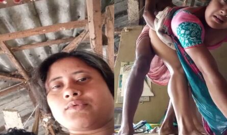 Viral Xxx Indian Village Horny Couple Standing Sex