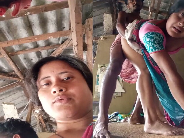 Viral Xxx Indian Village Horny Couple Standing Sex