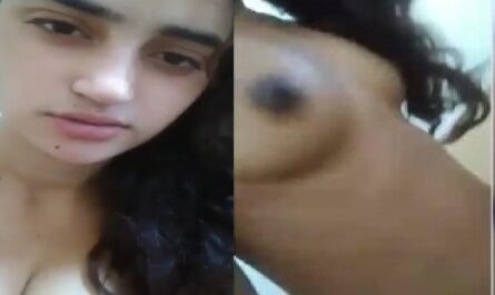 White Beauty Sexy Girl Showing Nude Body Viral XXX Video